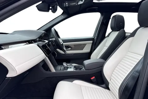 DN75WBG Land Rover Discovery Sport 2.0 D200 Metropolitan 5dr Thumbnail #4