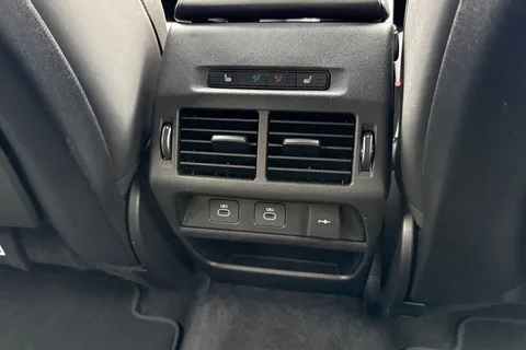 DN75WBG Land Rover Discovery Sport 2.0 D200 Metropolitan 5dr Thumbnail #19