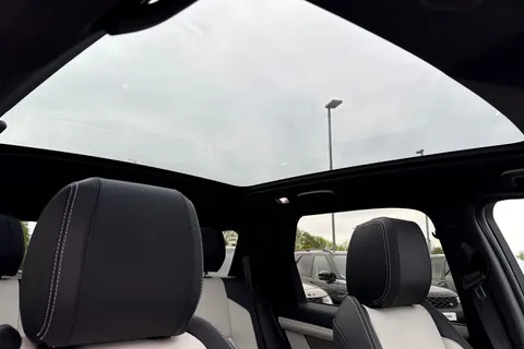 DN75WBG Land Rover Discovery Sport 2.0 D200 Metropolitan 5dr Thumbnail #22