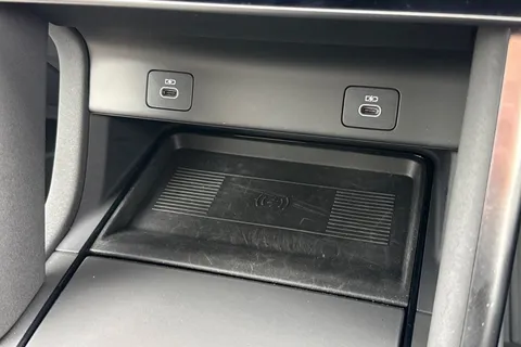 DN75WBG Land Rover Discovery Sport 2.0 D200 Metropolitan 5dr Thumbnail #32