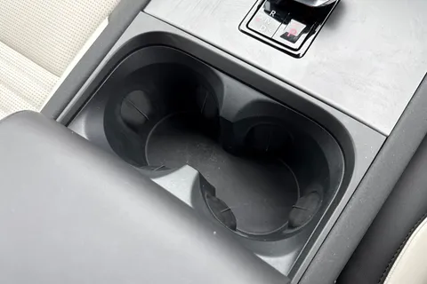 DN75WBG Land Rover Discovery Sport 2.0 D200 Metropolitan 5dr Thumbnail #34