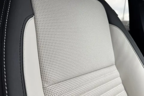 DN75WBG Land Rover Discovery Sport 2.0 D200 Metropolitan 5dr Thumbnail #36