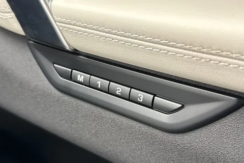 DN75WBG Land Rover Discovery Sport 2.0 D200 Metropolitan 5dr Thumbnail #40