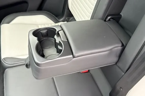 DN75WBG Land Rover Discovery Sport 2.0 D200 Metropolitan 5dr Thumbnail #42