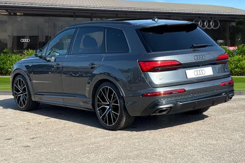 Audi Q7 3.0 TDI V6 Black Edition Tiptronic quattro Euro 6 (s/s) 5dr Thumbnail #3
