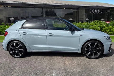 DG23BWL Audi A1 Black Edition 25 TFSI  95 PS 5-speed Thumbnail #4
