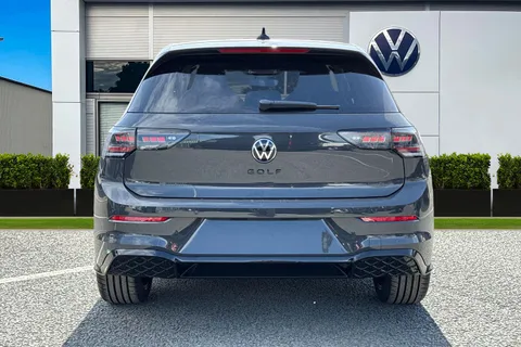  Volkswagen Golf 2.0 TDI Black Edition DSG Euro 6 (s/s) 5dr Thumbnail #5
