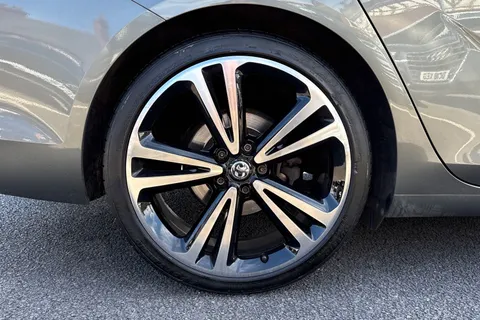 DY68ZRX Vauxhall Insignia 1.6i Turbo Elite Nav Grand Sport Euro 6 (s/s) 5dr Thumbnail #8