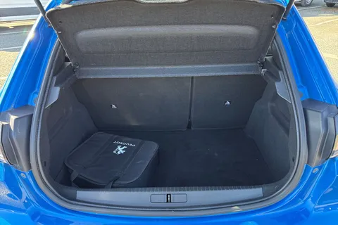 7 of 53 for PEUGEOT e-208 50kWh Allure Premium Auto 5dr