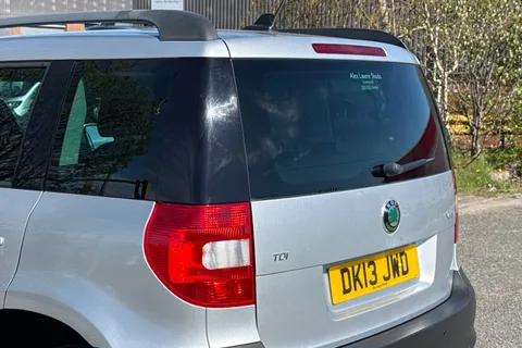 8 of 41 for Škoda Yeti 2.0 TDI SE Plus Euro 5 5dr