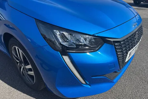 9 of 65 for PEUGEOT 208 1.2 PureTech Allure Euro 6 (s/s) 5dr