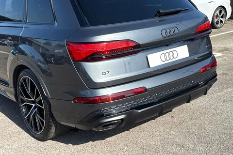 Audi Q7 3.0 TDI V6 Black Edition Tiptronic quattro Euro 6 (s/s) 5dr Thumbnail #8