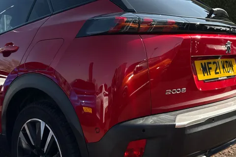 MF21KDN PEUGEOT 2008 1.2 PureTech GT Premium EAT Euro 6 (s/s) 5dr Thumbnail #8