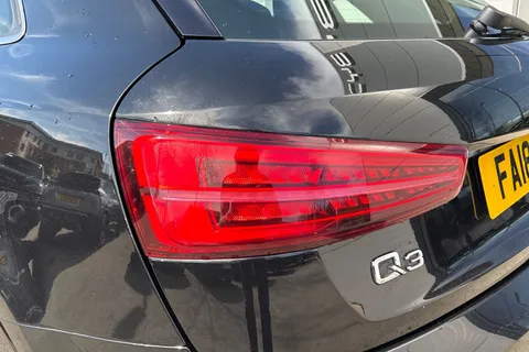 FA18XTE Audi Q3 2.0 TDI S line Edition Euro 6 (s/s) 5dr Thumbnail #9