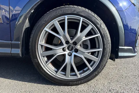 PK24VYA Audi Q3 Black Edition 45 TFSI e  245 PS S tronic Thumbnail #10