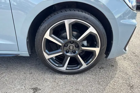 DG23BWL Audi A1 Black Edition 25 TFSI  95 PS 5-speed Thumbnail #10