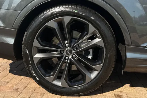 Audi Q7 3.0 TDI V6 Black Edition Tiptronic quattro Euro 6 (s/s) 5dr Thumbnail #10