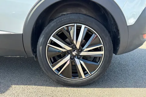 AE71ZZP PEUGEOT 5008 1.2 PureTech GT Premium EAT Euro 6 (s/s) 5dr Thumbnail #13