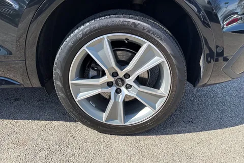 MH73UHU Audi Q5 Black Edition 50 TFSI e quattro 299 PS S tronic Thumbnail #12