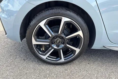 DG23BWL Audi A1 Black Edition 25 TFSI  95 PS 5-speed Thumbnail #11