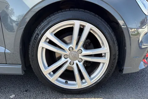 12 of 58 for Audi A3 1.5 TFSI CoD S line S Tronic Euro 6 (s/s) 4dr