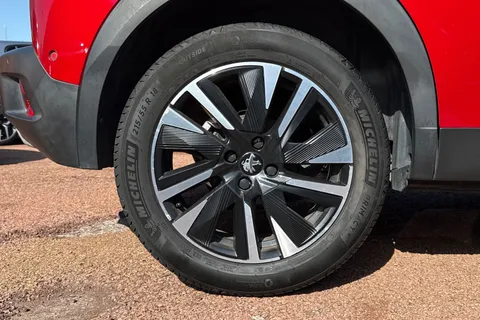 MF21KDN PEUGEOT 2008 1.2 PureTech GT Premium EAT Euro 6 (s/s) 5dr Thumbnail #11