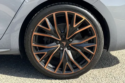 PY24EXB CUPRA Leon 1.4 eHybrid 12.8kWh VZ2 Design Edition DSG Euro 6 (s/s) 5dr Thumbnail #13