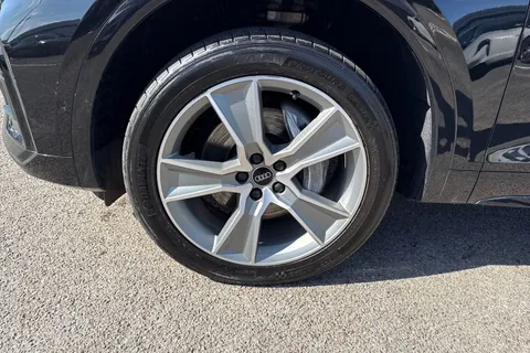 MH73UHU Audi Q5 Black Edition 50 TFSI e quattro 299 PS S tronic Thumbnail #13