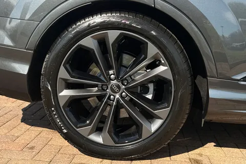 Audi Q7 3.0 TDI V6 Black Edition Tiptronic quattro Euro 6 (s/s) 5dr Thumbnail #12