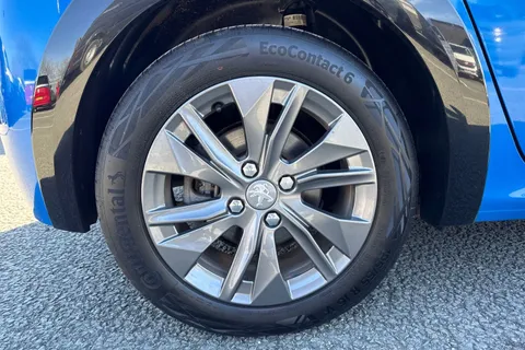 13 of 53 for PEUGEOT e-208 50kWh Allure Premium Auto 5dr