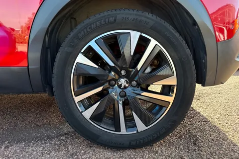 MF21KDN PEUGEOT 2008 1.2 PureTech GT Premium EAT Euro 6 (s/s) 5dr Thumbnail #12