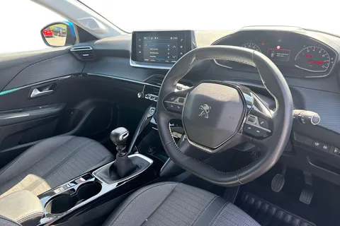 14 of 65 for PEUGEOT 208 1.2 PureTech Allure Euro 6 (s/s) 5dr