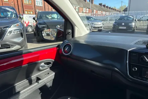 15 of 40 for Volkswagen Up! 1.0 Move up! Euro 6 (s/s) 5dr