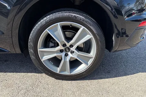 MH73UHU Audi Q5 Black Edition 50 TFSI e quattro 299 PS S tronic Thumbnail #14