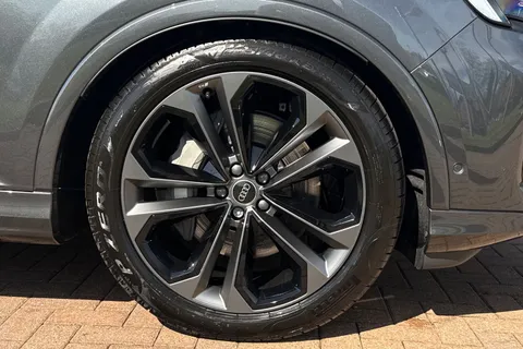 Audi Q7 3.0 TDI V6 Black Edition Tiptronic quattro Euro 6 (s/s) 5dr Thumbnail #13
