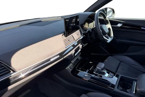 MH73UHU Audi Q5 Black Edition 50 TFSI e quattro 299 PS S tronic Thumbnail #16