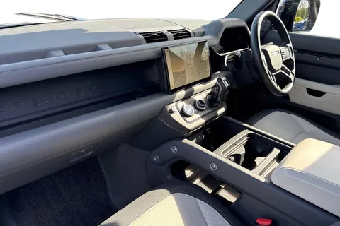 MA24THG Land Rover Defender 110 3.0 D250 MHEV X-Dynamic HSE Auto 4WD Euro 6 (s/s) 5dr Thumbnail #16