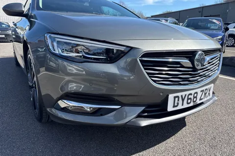 DY68ZRX Vauxhall Insignia 1.6i Turbo Elite Nav Grand Sport Euro 6 (s/s) 5dr Thumbnail #18