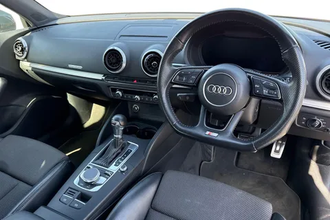 18 of 58 for Audi A3 1.5 TFSI CoD S line S Tronic Euro 6 (s/s) 4dr