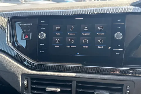 ML22NLU Volkswagen Polo 1.0 TSI Life 5dr **MOBILE PHONE PREP, PARKING SENSORS** Thumbnail #17