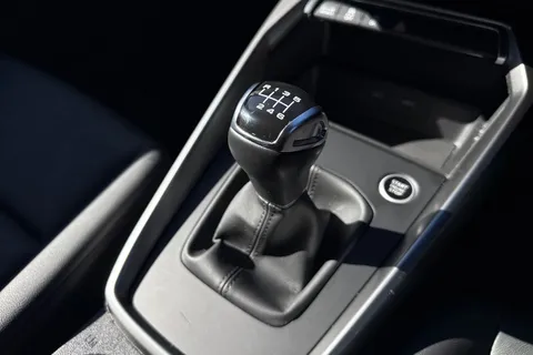 PJ22KCN Audi A3 1.5 TFSI 35 Sport Sportback Euro 6 (s/s) 5dr Thumbnail #21