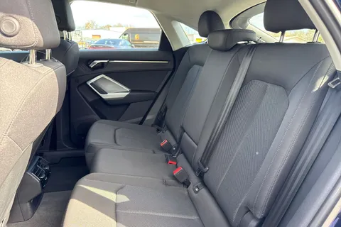 PN72LHA Audi Q3 Sport 35 TDI  150 PS S tronic Thumbnail #20