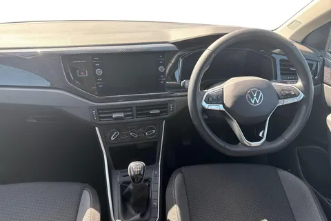 ML22NLU Volkswagen Polo 1.0 TSI Life 5dr **MOBILE PHONE PREP, PARKING SENSORS** Thumbnail #18