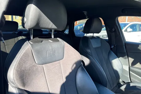 21 of 47 for Audi A4 2.0 TFSI 35 Black Edition S Tronic Euro 6 (s/s) 4dr