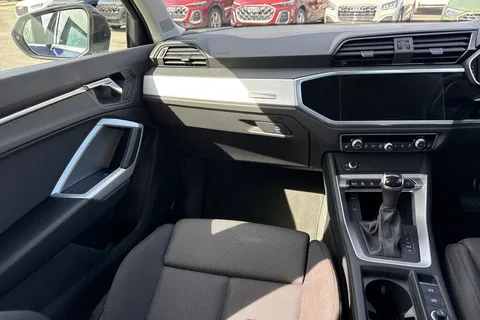 PN72LHA Audi Q3 Sport 35 TDI  150 PS S tronic Thumbnail #21