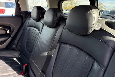 SA19KYO Mini Clubman 1.5 Cooper Exclusive Euro 6 (s/s) 6dr Thumbnail #19