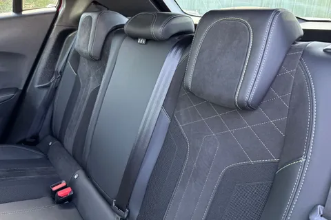 MF21KDN PEUGEOT 2008 1.2 PureTech GT Premium EAT Euro 6 (s/s) 5dr Thumbnail #19