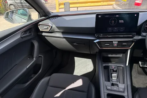 PY24EXB CUPRA Leon 1.4 eHybrid 12.8kWh VZ2 Design Edition DSG Euro 6 (s/s) 5dr Thumbnail #21