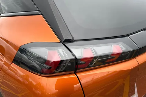 DC22HUZ PEUGEOT 2008 1.2 PureTech GT EAT Euro 6 (s/s) 5dr Thumbnail #8