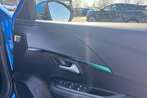 21 of 65 for PEUGEOT 208 1.2 PureTech Allure Euro 6 (s/s) 5dr